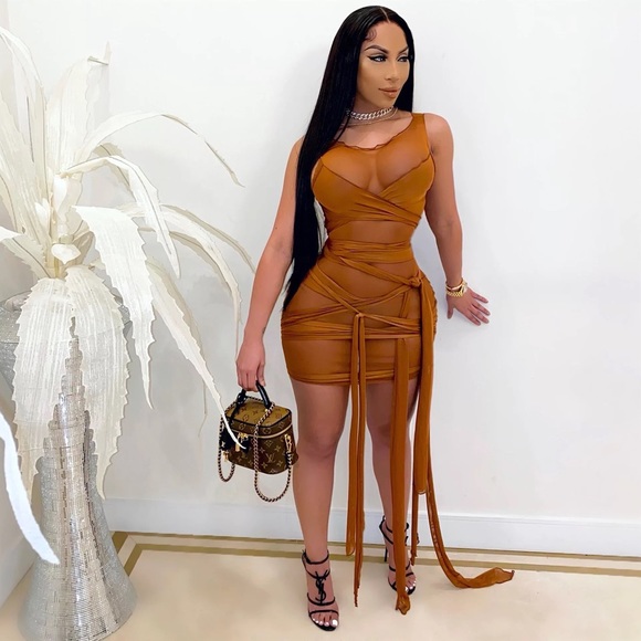 Black or Brown Dress - Picture 2 of 3